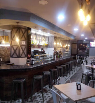 Café Bar and Bistro Burger La Milla