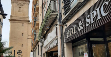 HOT & SPICY