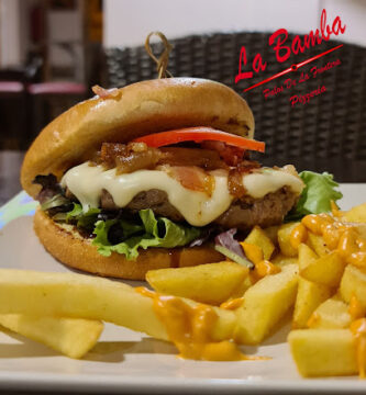 Burguer Pizzeria LA BAMBA
