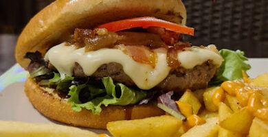 Burguer Pizzeria LA BAMBA