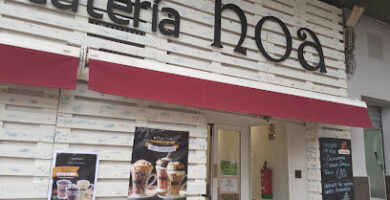 Cafetería y Bocatería L&apos; Ana